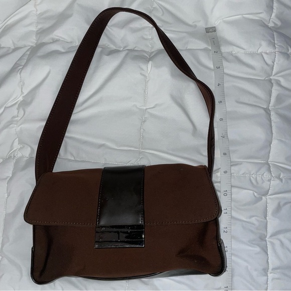 VINTAGE 90s/2000s Tommy Hilfiger Small Chocolate Brown Shoulder Bag - Picture 8 of 8